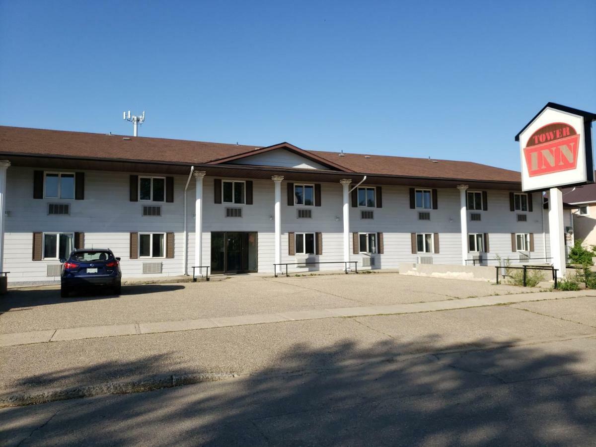 Tower Inn Estevan Bagian luar foto