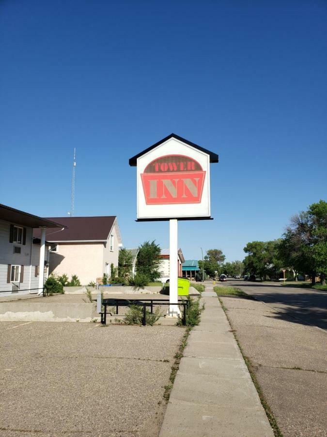 Tower Inn Estevan Bagian luar foto