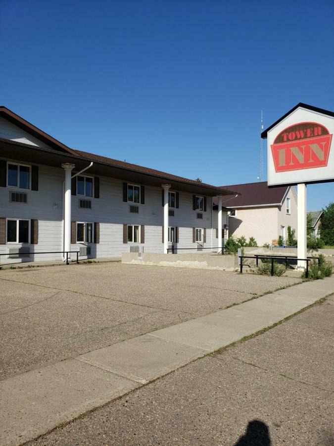 Tower Inn Estevan Bagian luar foto