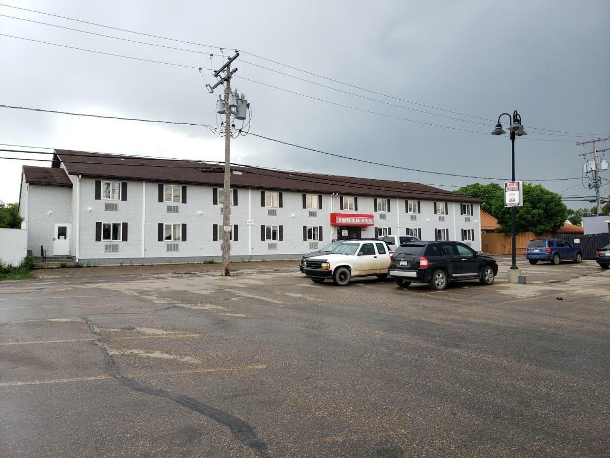 Tower Inn Estevan Bagian luar foto