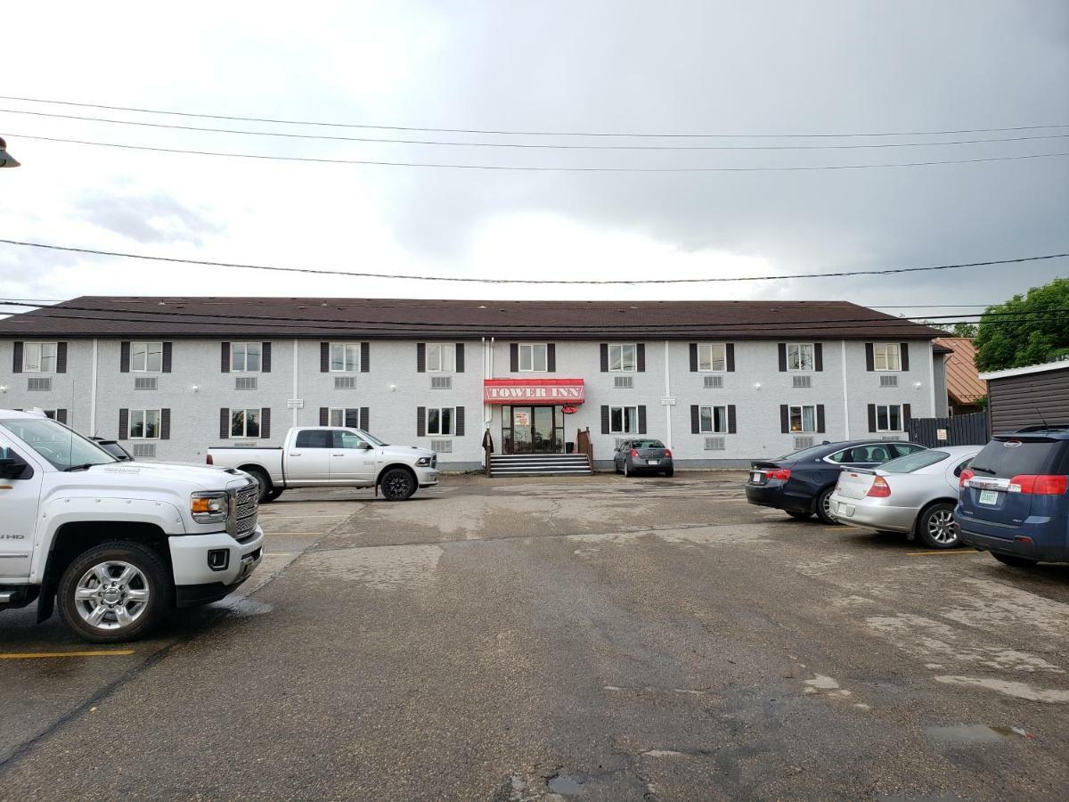 Tower Inn Estevan Bagian luar foto