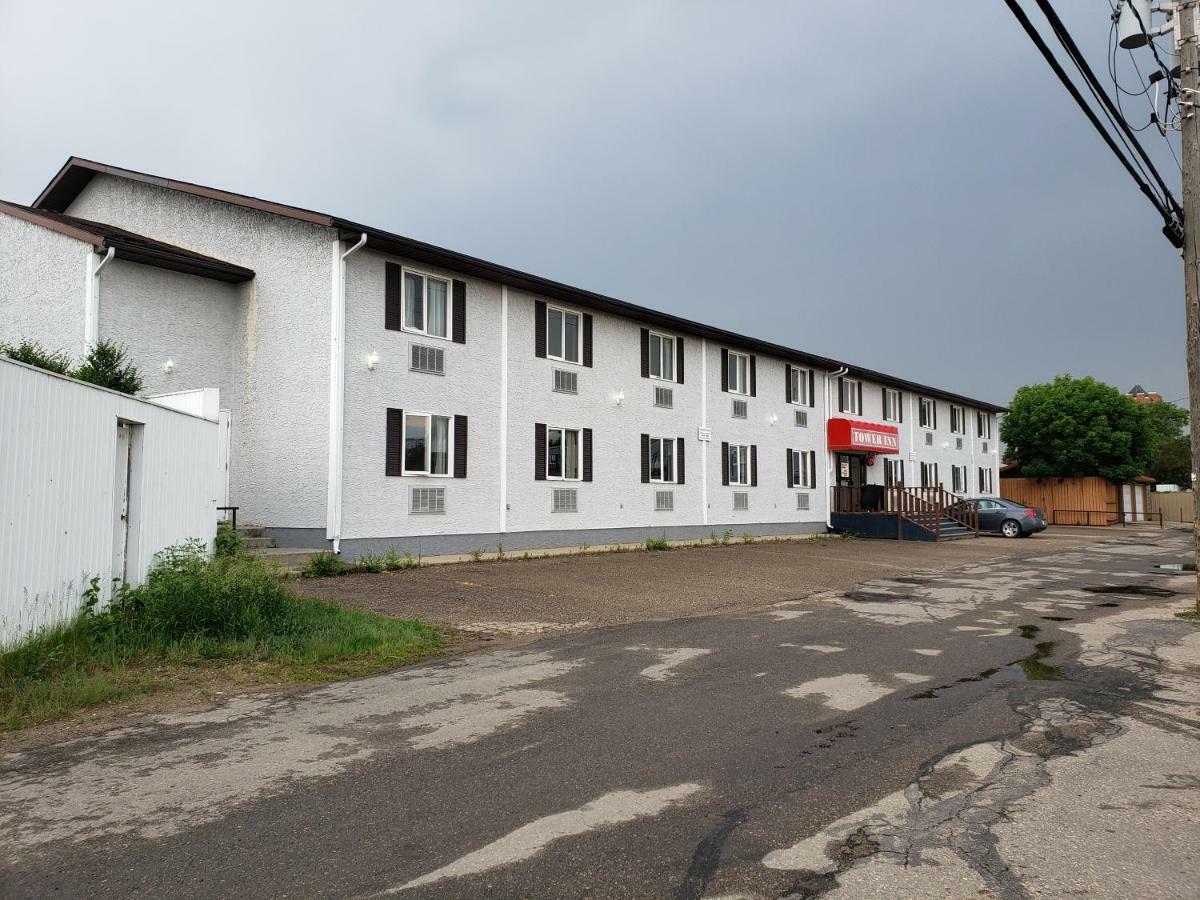 Tower Inn Estevan Bagian luar foto